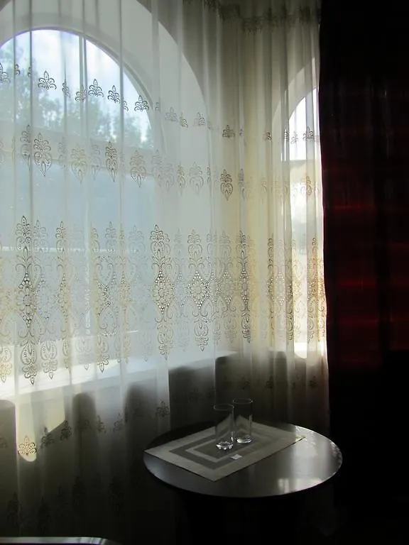 Rock Wall Bed and Breakfast Kiev